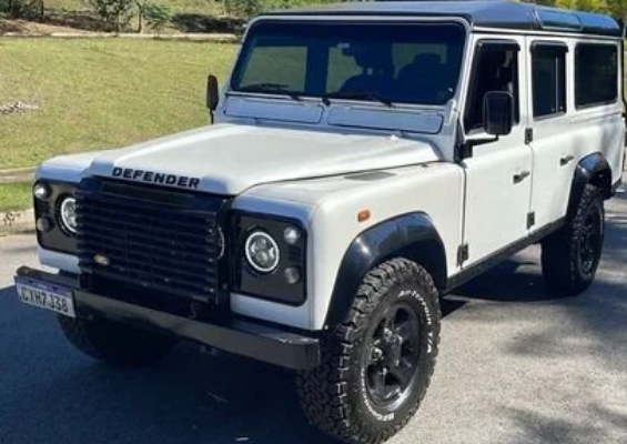 Land Rover Defender 110