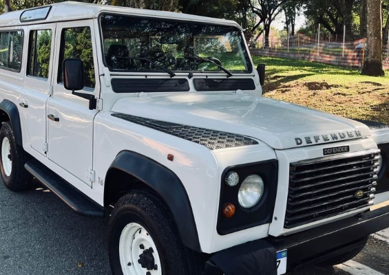 Land Rover Defender 110