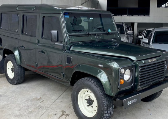 Land Rover Defender 110