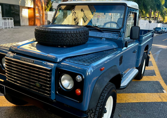 Land Rover Defender 110