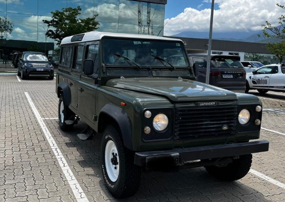 Land Rover Defender 110