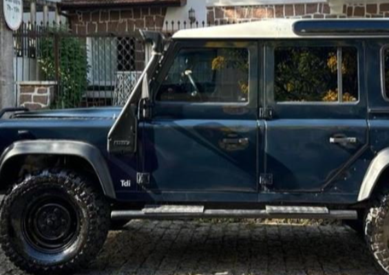 Land Rover Defender 110