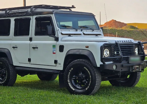 Land Rover Defender 110