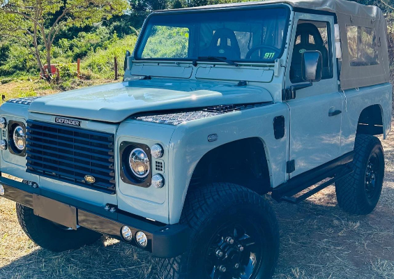 Land Rover Defender 90