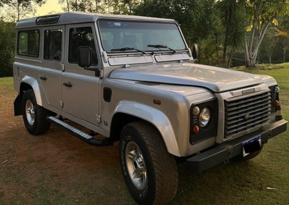 Land Rover Defender 110