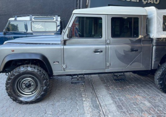 Land Rover Defender 130