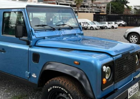 Land Rover Defender 110