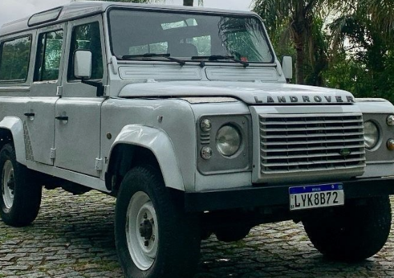 Land Rover Defender 110